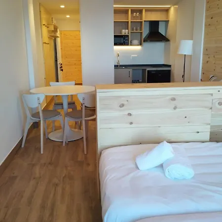 Montreal Premium